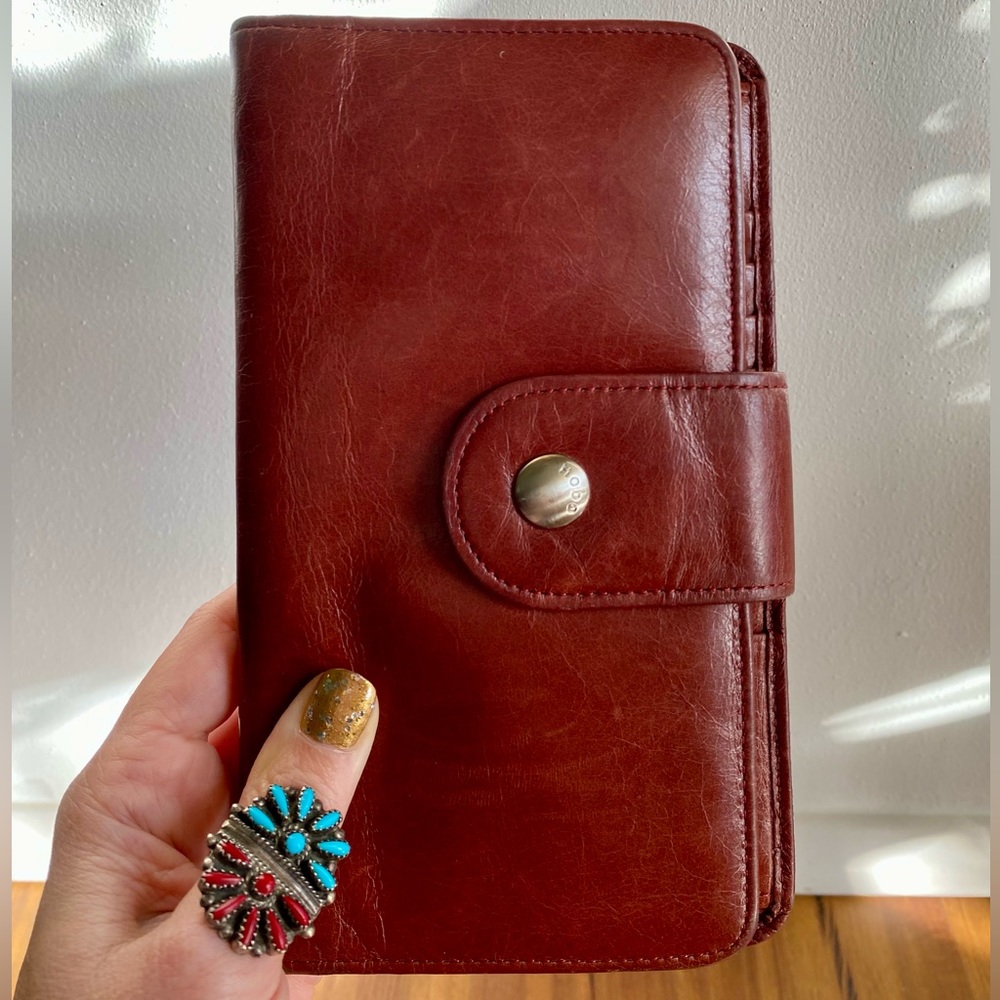 VTG HOBO Leather Snap Wallet